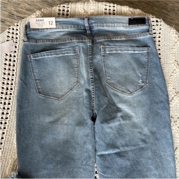 Nicole Miller Distressed Blue Ankle Jeans - Picture 10 of 11